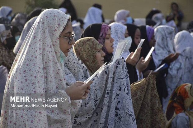 اقامه نماز عید فطر در آبادان