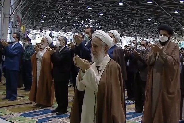 تہران یونیورسٹی میں نماز عید سعید فطر ادا کی گئی