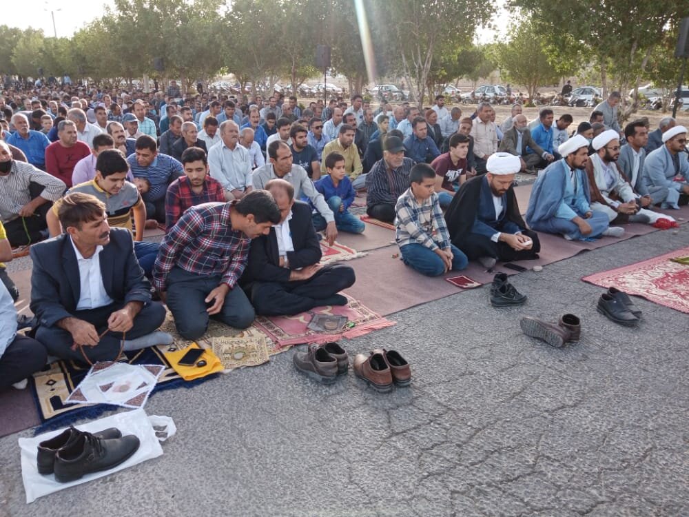 اقامه نماز عید سعید فطر به شکرانه یک ماه بندگی خدا در سراسر فارس 