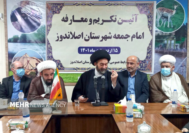 میعادگاه‌های نماز جمعه پایه‌گذار نسل سالم هستند