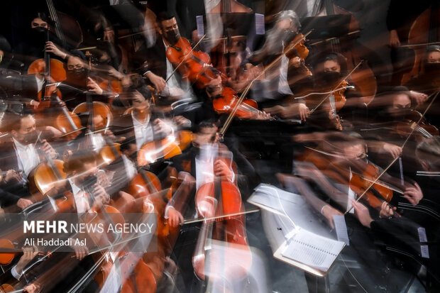 Tehran Symphony Orchestra concert performed at Vahdat Hall  
