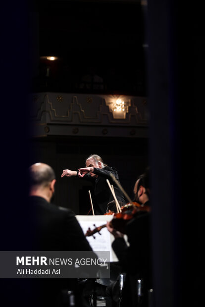 Tehran Symphony Orchestra concert performed at Vahdat Hall  
