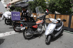 انبار دپو موتورسیکلت‌های پاکشتی قاچاق در بندرعباس کشف شد