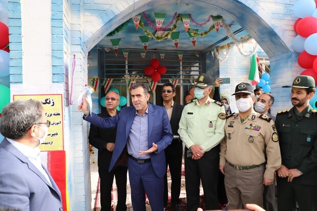 نواخته شدن زنگ سپاس در مدارس کرمانشاه