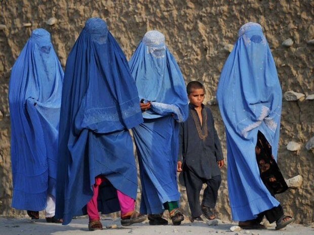 افغان طالبان کے سربراہ نے  خواتین کے لئے برقع پہننا لازمی قراردیدیا