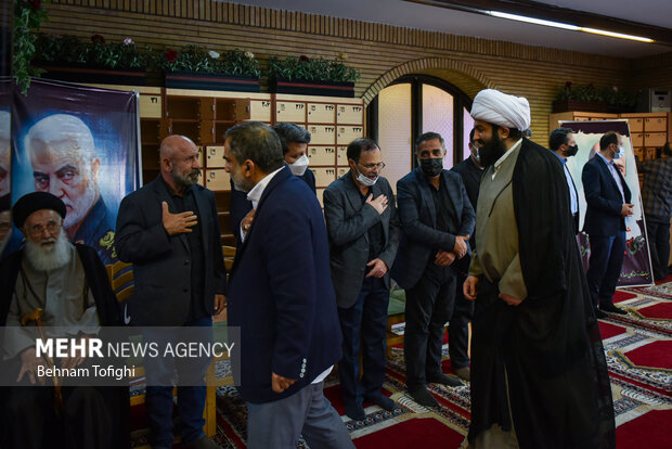 مراسم یادبود نادر طالب زاده در مسجد بلال سازمان صدا و سیما برگزار شد.