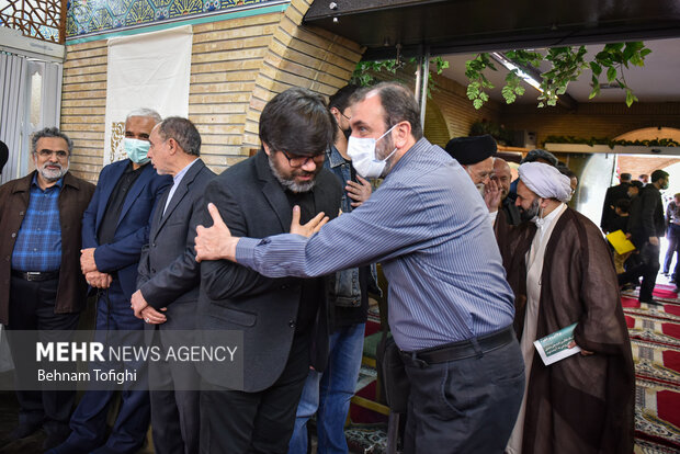 مراسم یادبود نادر طالب زاده در مسجد بلال سازمان صدا و سیما برگزار شد.