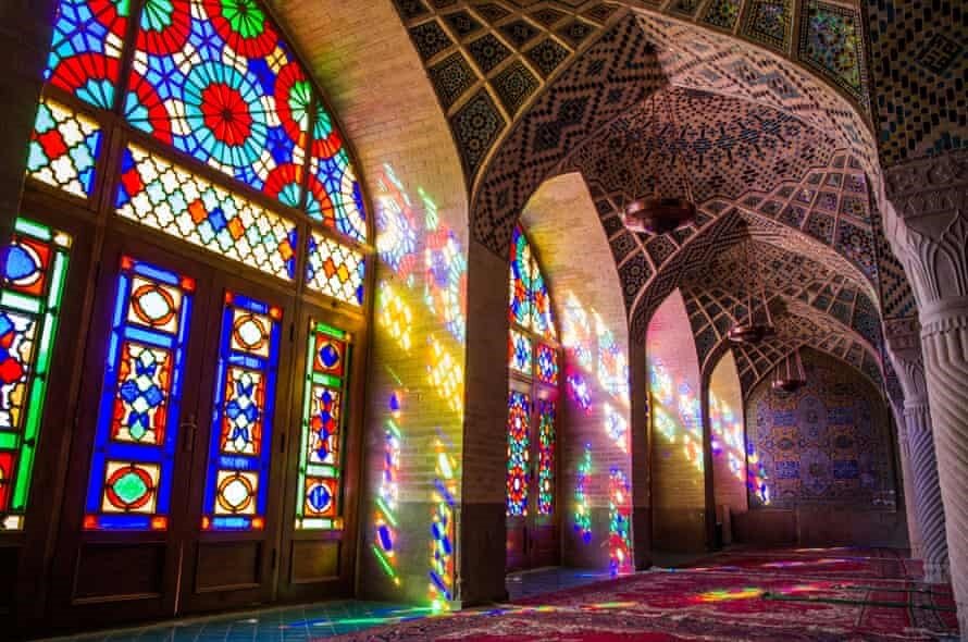 چه زمانی برای سفر به شیراز مناسب تر است؟