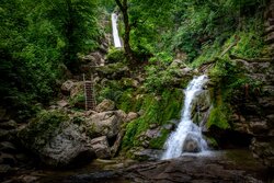 مجموعه آبشار هفتگانه شیرآباد در گلستان