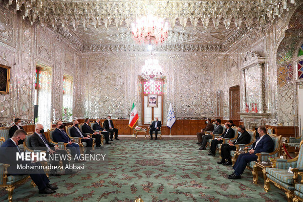 İran Meclis Başkanı, Polonya Dışişleri Bakanı ile görüştü