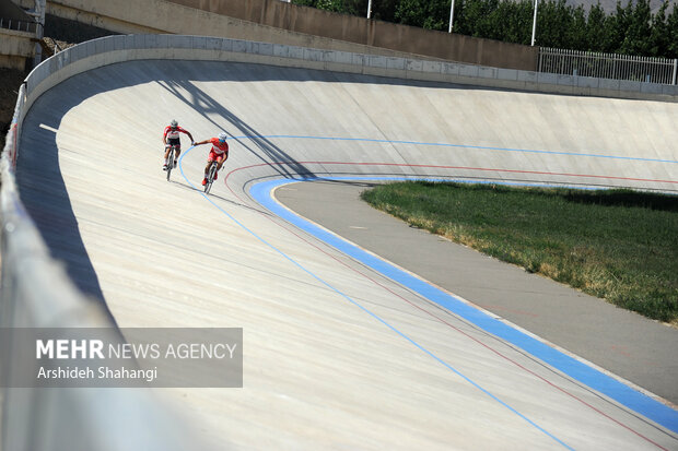 مسابقات انتخابی تیم‌های ملی دوچرخه سواری پیست آقایان بعدازظهر امروز با حضور ۳۵ رکاب زن در مجموعه ورزشی آزادی تهران برگزار شد