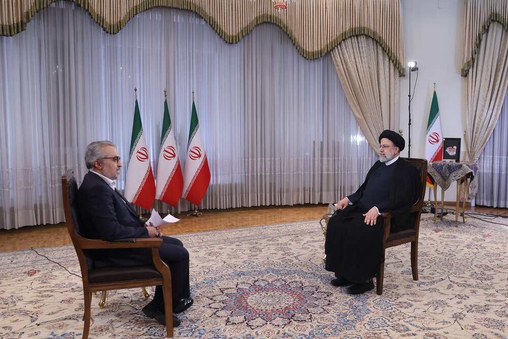 الرئيس الايراني يوجه كلمة إلى الشعب الإيراني
