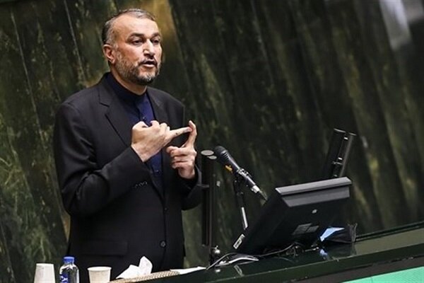 افغانستان باید حق ایران درباره هیرمند را محترم بشمارد