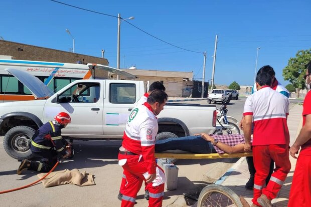 مانور امداد و نجات در گناوه برگزار شد