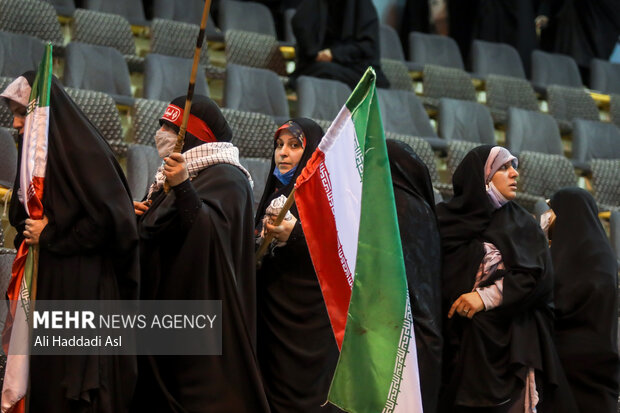 گردهمایی سه هزار نفری جهادگران <a href='https://sayeb.ir/tag/%d8%b3%d9%be%d8%a7%d9%87-%d9%be%d8%a7%d8%b3%d8%af%d8%a7%d8%b1%d8%a7%d9%86-%d8%a7%d9%86%d9%82%d9%84%d8%a7%d8%a8-%d8%a7%d8%b3%d9%84%d8%a7%d9%85%db%8c'>سپاه پاسداران انقلاب اسلامی</a> با عنوان «رزمایش جهادگران فاطمی» صبح روز سه شنبه ۲۰ اردیبهشت ماه ۱۴۰۱ با حضور سرلشکر <a href='https://sayeb.ir/tag/%d8%ad%d8%b3%db%8c%d9%86-%d8%b3%d9%84%d8%a7%d9%85%db%8c'>حسین سلامی</a> فرمانده کل سپاه پاسداران، سردار حسن حسن زاده فرمانده سپاه محمد رسول الله سپاه پاسداران در سالن ورزشی امام علی (ع) برگزار شد