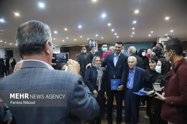 Winners of 26th Student Scientific Olympiad honored in Tehran
