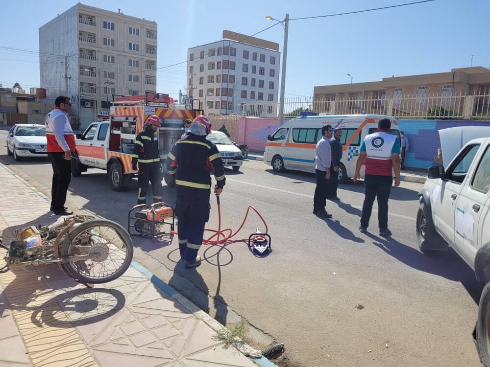 مانور امداد و نجات در گناوه برگزار شد