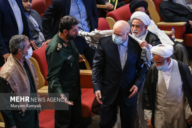 محمدباقر قالیباف رئیس مجلس در یادواره شهدای طلاب و روحانیون تهران بزرگ حضور دارد