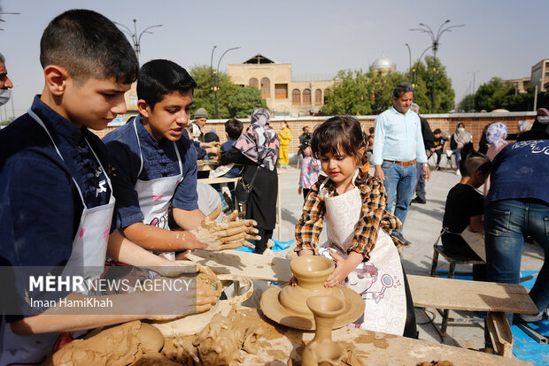 کارگاه سفالگری برای کودکان