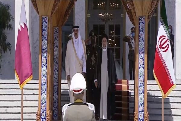 VIDEO: President Raiesi welcomes Emir of Qatar 