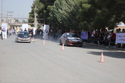 مسابقه درگ اتومبیلرانی در کرمانشاه برگزار شد