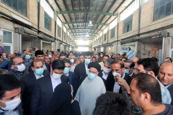 VIDEO: Raeisi visits vegetables market in Tehran