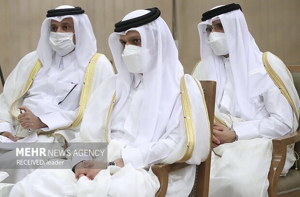 Emir of Qatar meets with Leader
