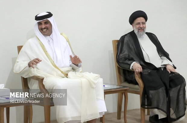 Emir of Qatar meets with Leader
