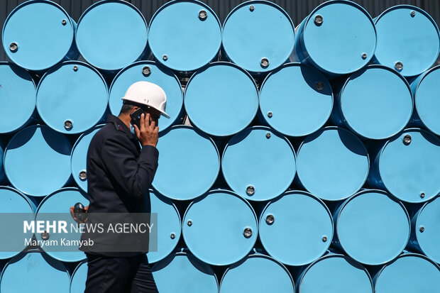 Biden, İran petrolüne ilişkin yaptırımı uzattı