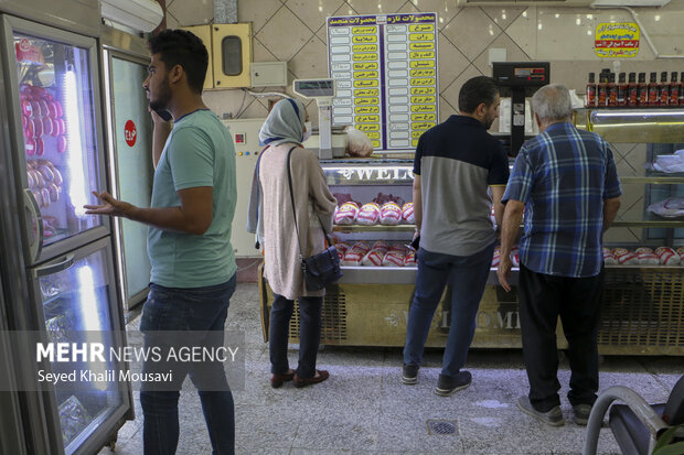 کمبود روغن در برخی فروشگاه‌های خوزستان 
