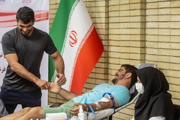 خانواده کشتی ایران به جمع اهدا کنندگان خون پیوستند