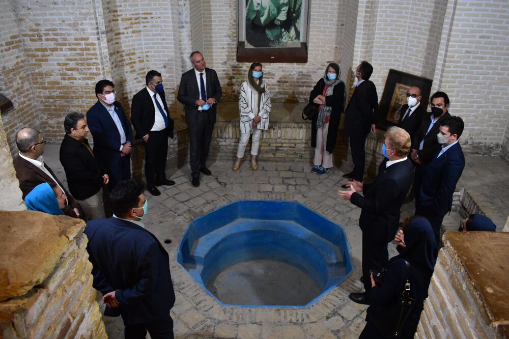 سفیر اتریش از موزه تاریخی آب یزد بازدید کرد