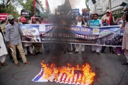 پاکستان میں اسرائیل کے خلاف احتجاجی مظاہرہ/ اسرائیلی پرچم نذر آتش