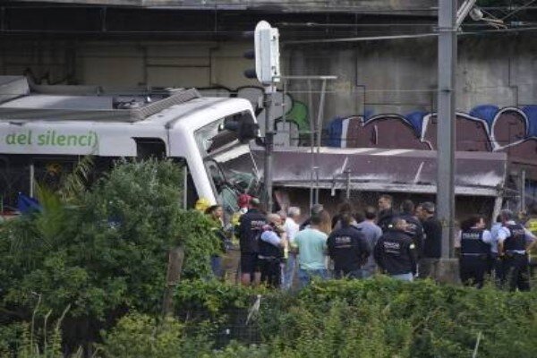 Spain train collision kills one, injures 85
