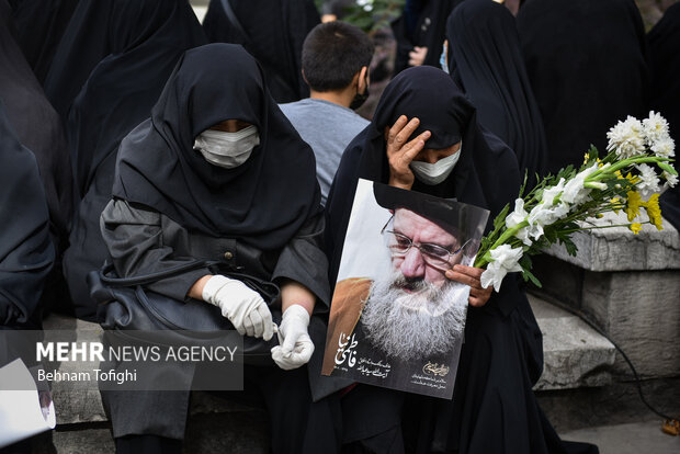 مراسم تشییع پیکر آیت الله سید عبدالله فاطمی نیا صبح سه شنبه ۲۷ اردیبهشت ۱۴۰۱ در  دانشگاه تهران برگزار شد