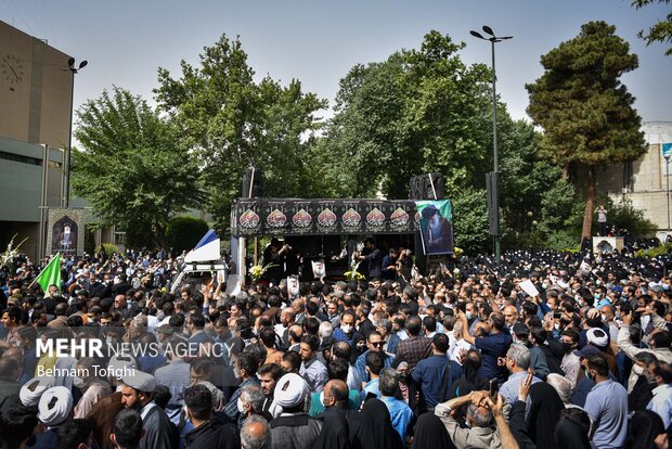 مراسم تشییع پیکر آیت الله سید عبدالله فاطمی نیا صبح سه شنبه ۲۷ اردیبهشت ۱۴۰۱ در  دانشگاه تهران برگزار شد