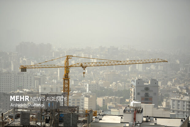 کیفیت هوای امروز تهران در شرایط خطرناک قرار دارد و برای همه گروه‌ها ناسالم است