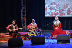Şiraz'da Ulusal Halk Müziği Festivali
