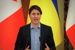 اتهام زنی نخست وزیر کانادا علیه رئیس جمهور روسیه