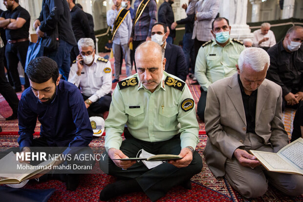 سردار رحیمی فرمانده انتظامی تهران بزرگ در مراسم ترحیم آیت الله سیدعبدالله فاطمی نیا حضور دارد