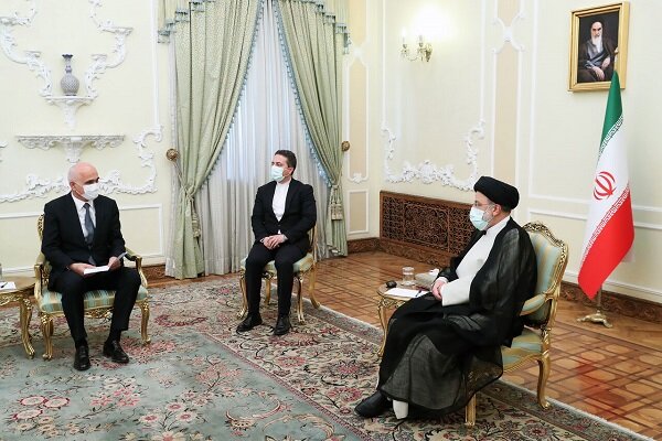 آية الله رئيسي: إيران ترحب برفع مستوى التعاون الإقتصادي والسياسي والثقافي والتجاري مع اذربيجان