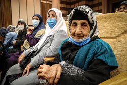 سالمندان فست فود بخورند یا آبگوشت/ توصیه های طب ایرانی