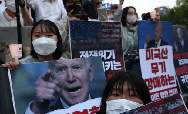 Güney Kore'de Biden protestosu