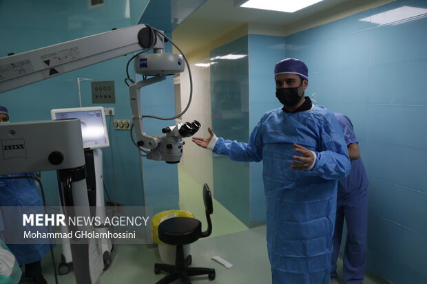 دکتر احمد یزدان پناه سرپرست معاونت درمان دانشگاه علوم پزشکی بوشهر عمل چشم دستگاه چشم پزشکی