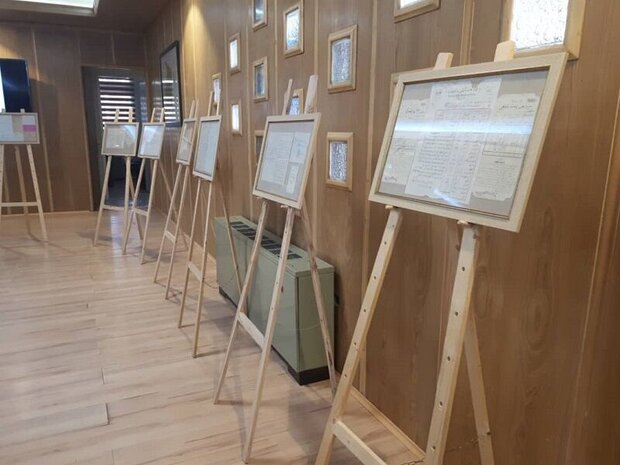 نمایشگاه اسناد و مدارک تاریخ پزشکی ایران در مشهد افتتاح شد