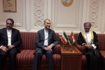 İran ve Umman dışişleri bakanları Maskat'ta görştü