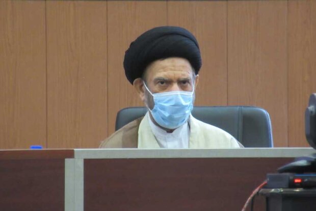 مطالبات کارکنان بیمارستان دیر پرداخت شود