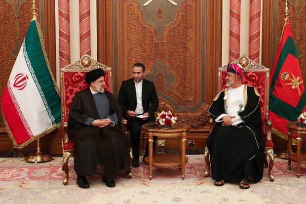 Iranian President meets Sultan of Oman in Muscat