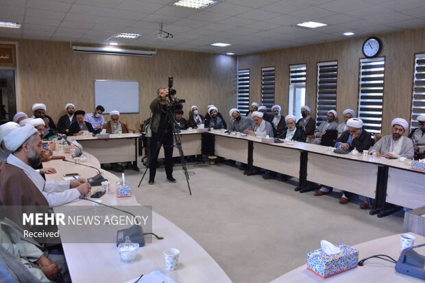 نشست تبیین اقتصادی ویژه روحانیت شاخص تبریز