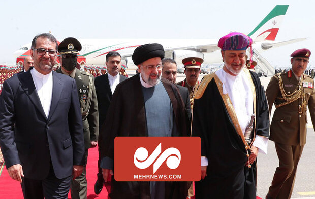 استقبال رسمی سلطان عمان از حجت‌الاسلام رئیسی در مسقط